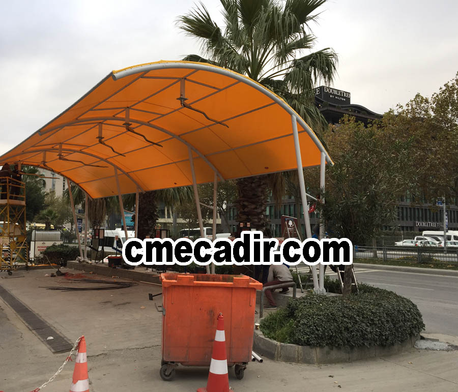 Camel Sarısı Benzin İstasyonu Oto Yıkama Yandan Görünüm