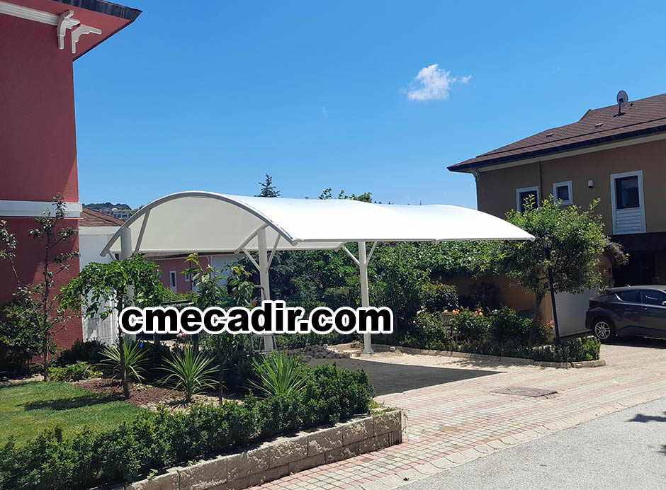Otopark Çadırı altında araba